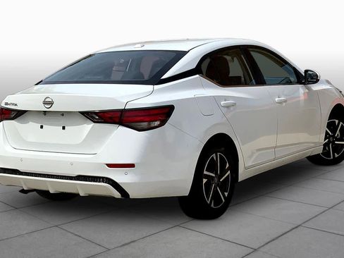 Used 2025 Nissan Sentra SV FWD image 13