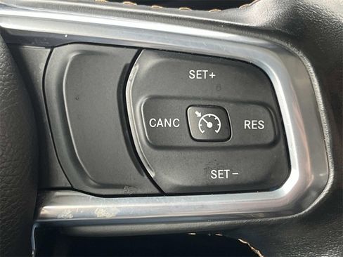 Used 2021 Jeep Gladiator Overland image 28