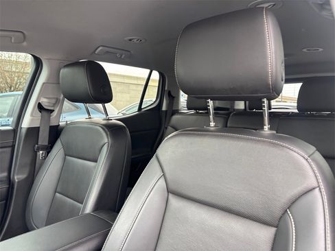 Certified 2023 GMC Acadia SLT image 13