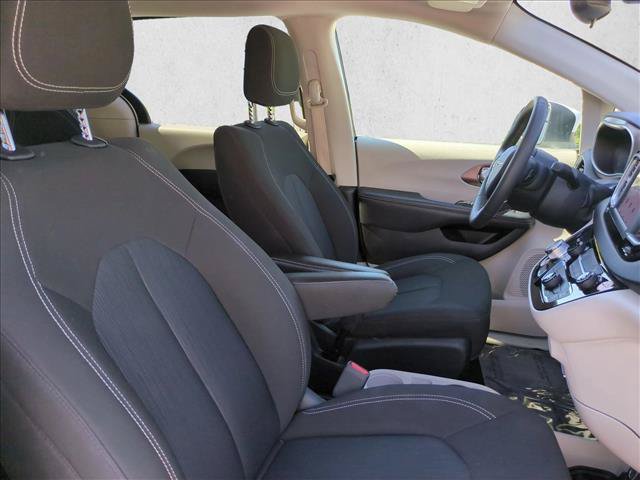 Used 2023 Chrysler Voyager LX FWD image 20