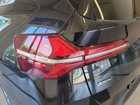 Used 2025 BMW X3 xDrive30i w/ Convenience Package image 11