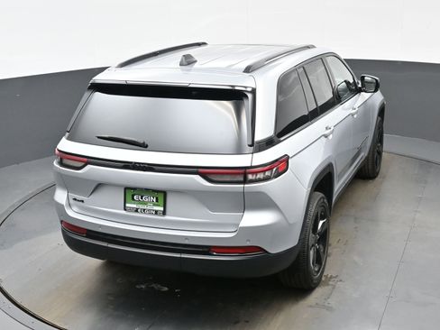 Used 2023 Jeep Grand Cherokee Altitude image 37