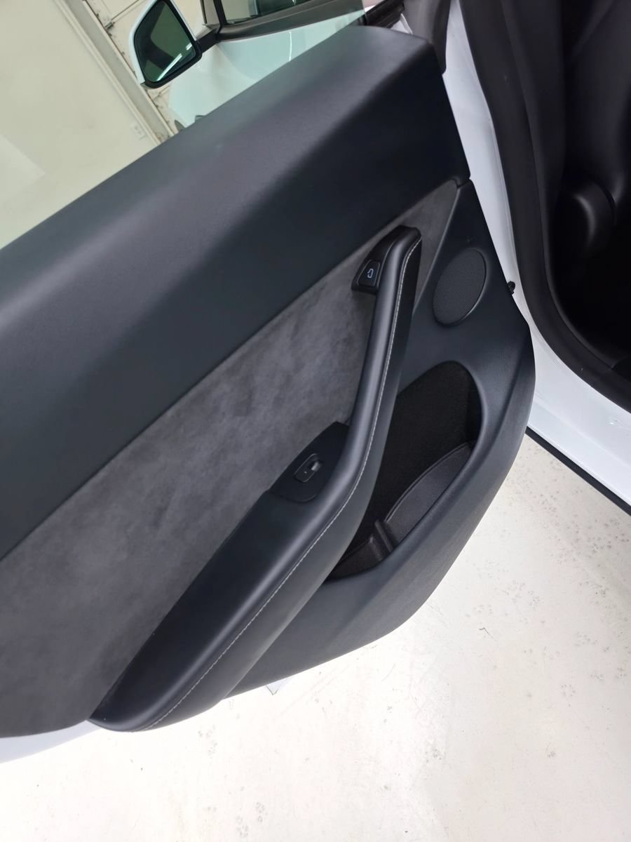 Used 2024 Tesla Model Y Long Range AWD/4WD image 31