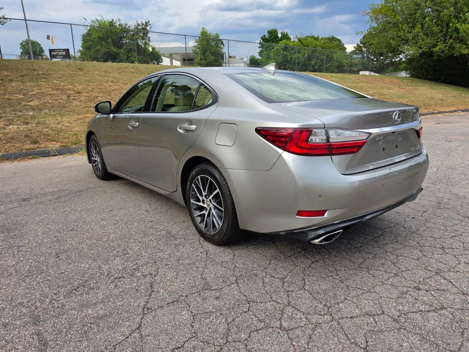 Used 2016 Lexus ES 350 w/ Luxury Package w/Wood Trim FWD image 7