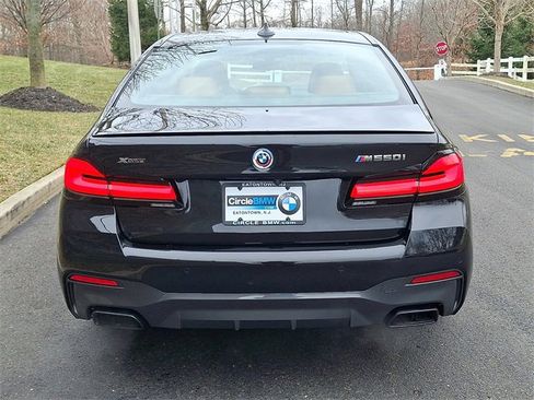 Used 2023 BMW M550i xDrive w/ Dynamic Handling Package image 5