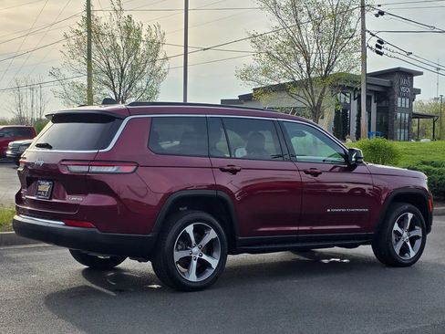 Used 2024 Jeep Grand Cherokee L Limited image 5