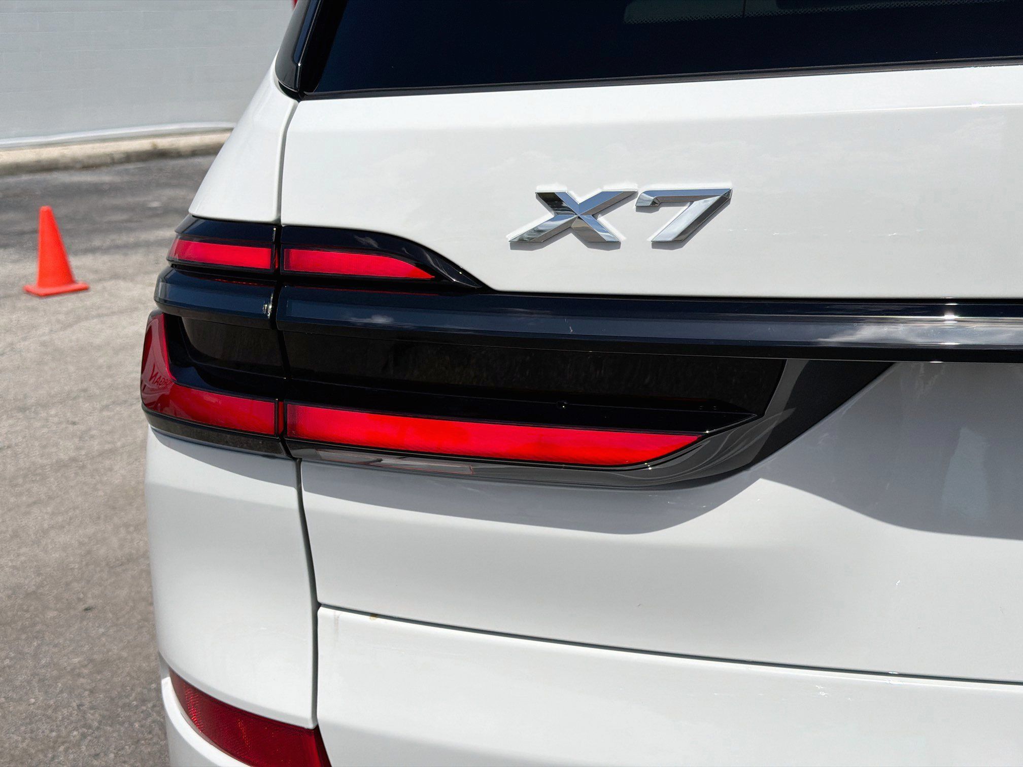 New 2027 BMW X7 xDrive40i w/ M Sport Package AWD/4WD image 10