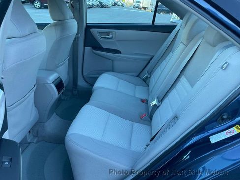 Used 2015 Toyota Camry LE image 11
