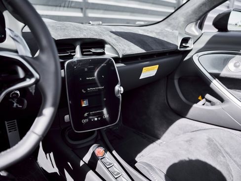 Used 2025 McLaren Artura Spider image 59