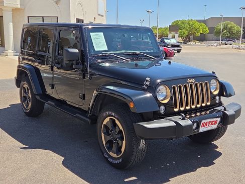 Used 2014 Jeep Wrangler Unlimited Sahara image 5