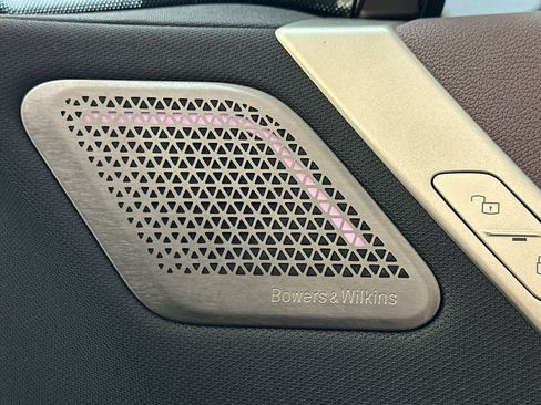 Used 2023 BMW iX xDrive50 w/ Premium Package AWD/4WD image 20