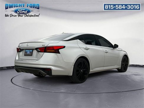 Used 2020 Nissan Altima 2.5 SR w/ Premium Package image 5