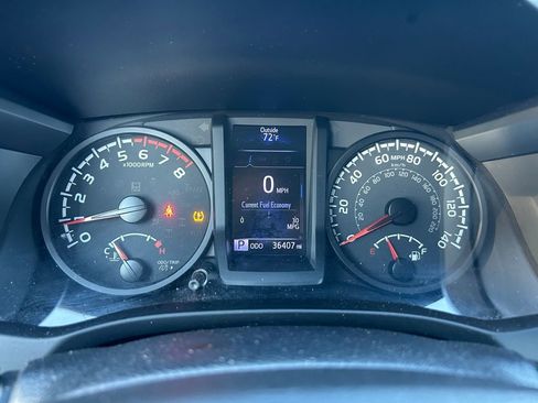 Used 2020 Toyota Tacoma SR image 21