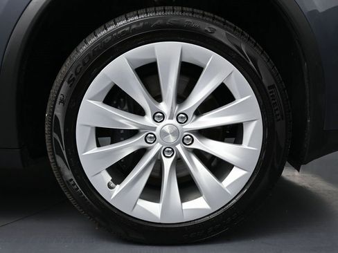 Used 2021 Tesla Model X Long Range image 13