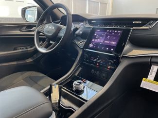 New 2025 Jeep Grand Cherokee Laredo X w/ Luxury Tech Group I video 2