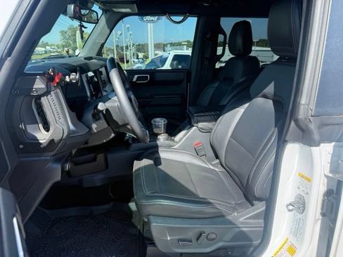 Used 2025 Ford Bronco Outer Banks AWD/4WD image 11