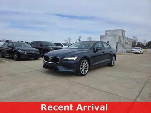 Used 2020 Volvo S60 T5 Momentum w/ Protection Package image 1