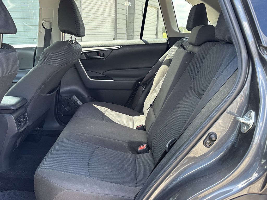 Used 2022 Toyota RAV4 LE FWD image 8