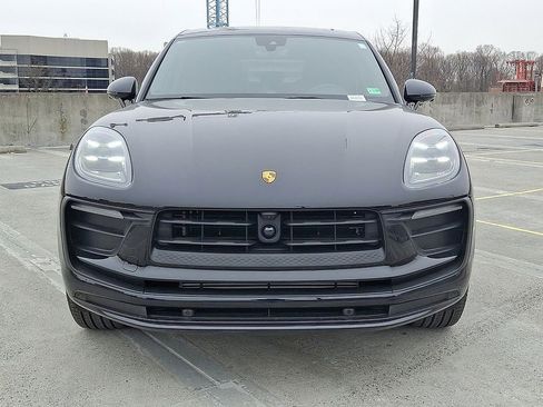 Used 2025 Porsche Macan image 6