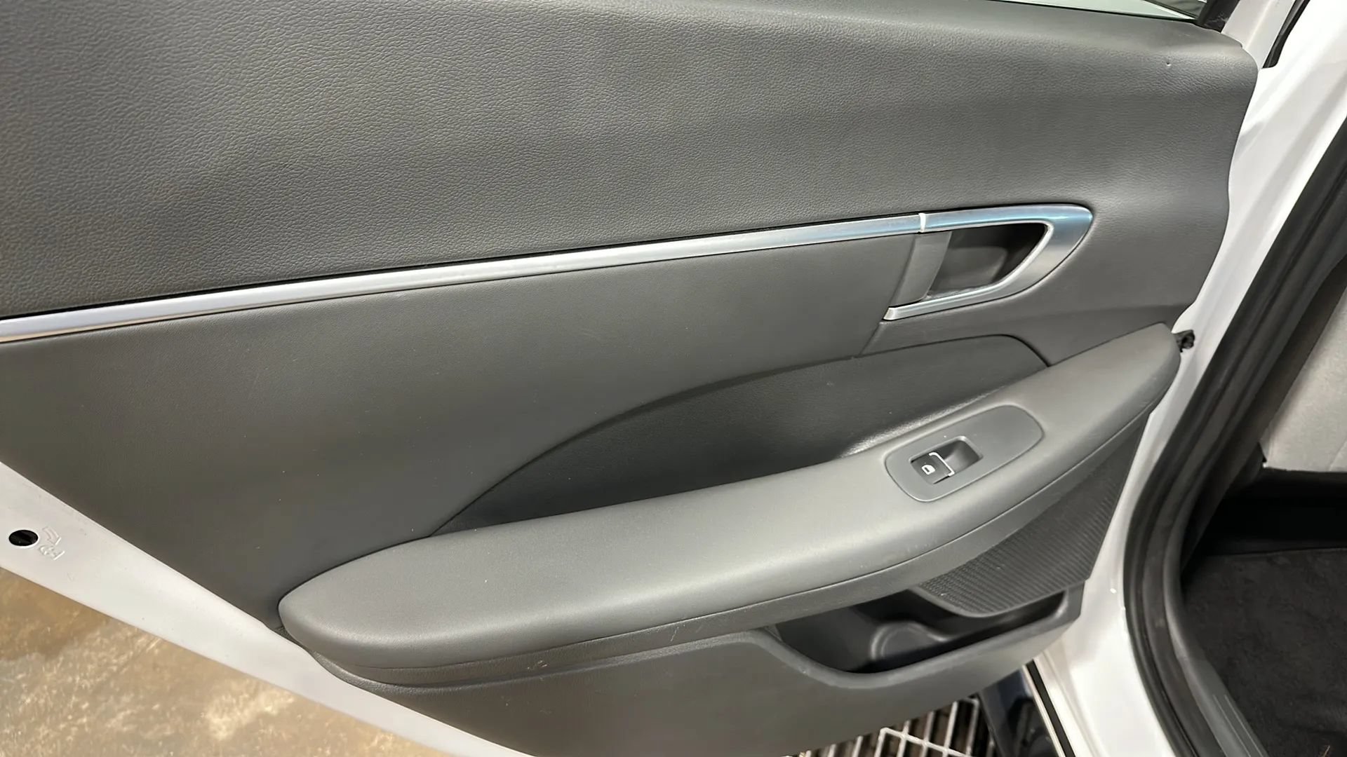 Used 2020 Hyundai Sonata SEL w/ Convenience Package FWD image 12