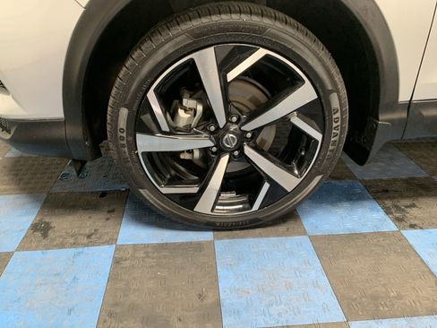 Used 2022 Nissan Rogue Sport SL image 9