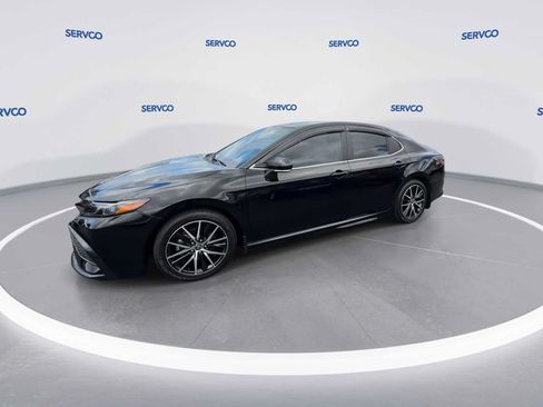 Used 2023 Toyota Camry SE FWD image 4
