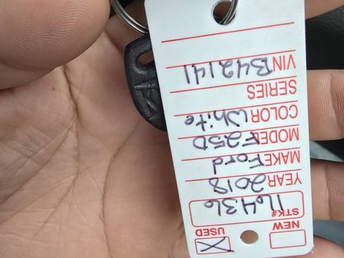 Used 2018 Ford F250 XL w/ Power Equipment Group image 7