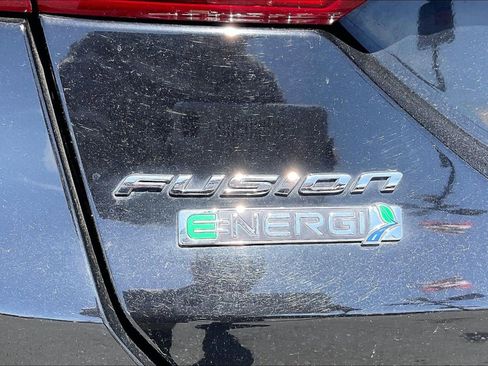 Used 2017 Ford Fusion Energi Titanium image 8