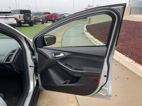 Used 2017 Ford Focus SE image 22