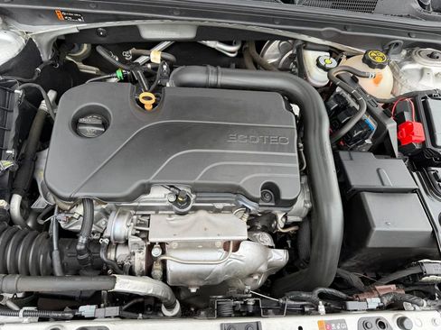 Used 2021 Chevrolet Malibu LT w/ Leather Package image 14