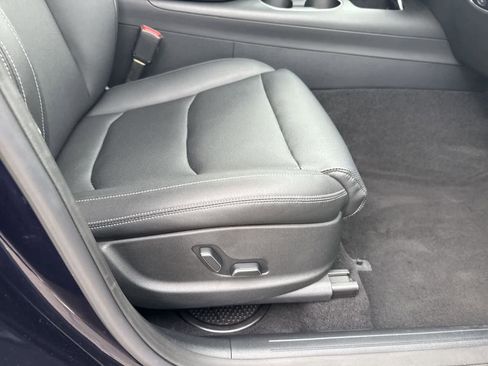 Used 2025 Genesis GV70 2.5T image 12