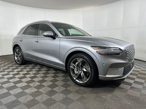 Used 2023 Genesis Electrified GV70 Advanced image 2