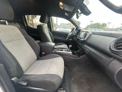 Used 2023 Toyota Tacoma TRD Off-Road image 23