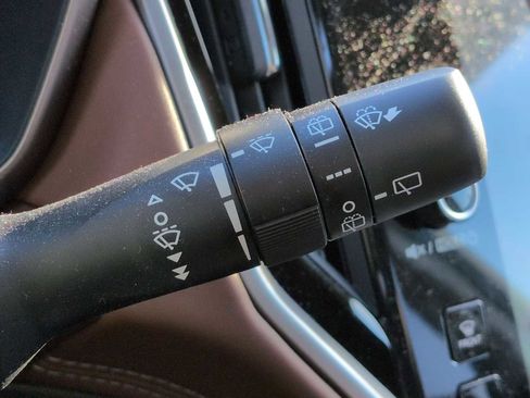 Used 2025 Subaru Outback Touring image 27