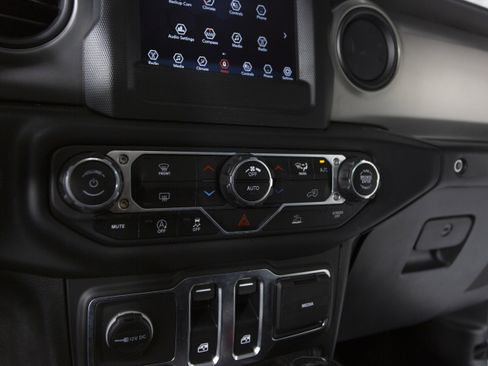 Used 2021 Jeep Wrangler Sport image 18