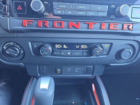 Certified 2025 Nissan Frontier PRO-4X image 26