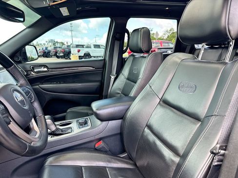 Used 2019 Jeep Grand Cherokee Overland AWD/4WD image 8