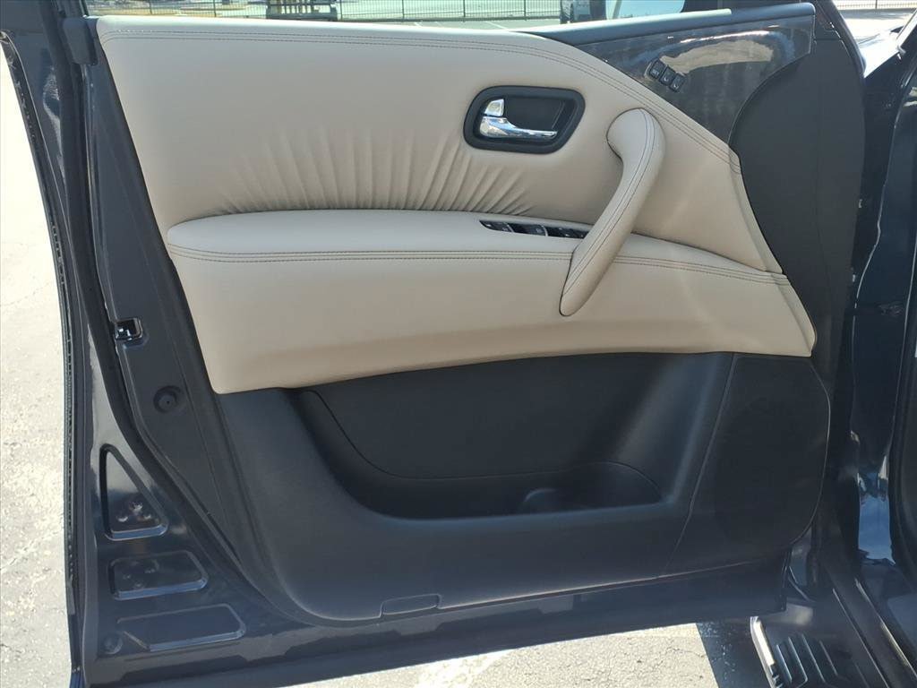 Used 2024 Nissan Armada Platinum w/ Captain's Chairs Package RWD image 18