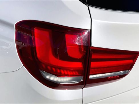 Used 2017 BMW X5 xDrive35d image 27