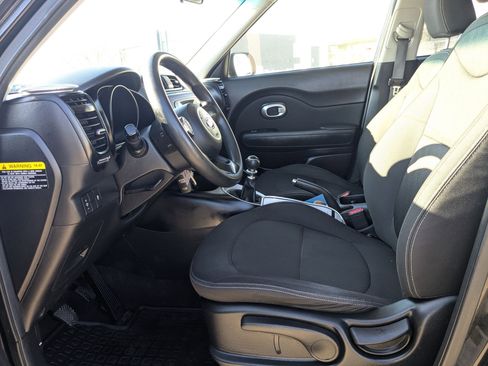Used 2016 Kia Soul image 16