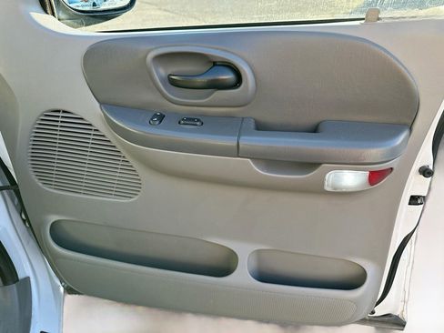 Used 2003 Ford F150 XLT image 29