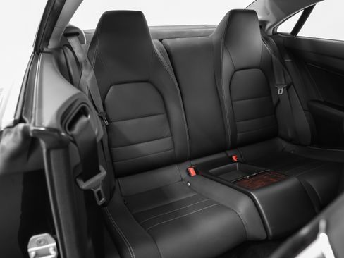 Used 2010 Mercedes-Benz E 550 Coupe image 23