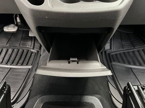 Used 2023 Ford Transit 350 XLT image 33