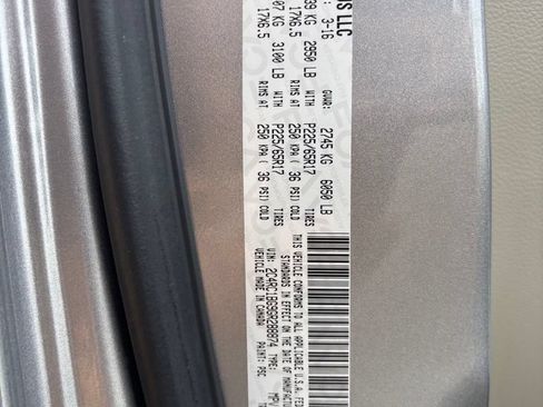 Used 2016 Chrysler Town & Country Touring FWD image 37
