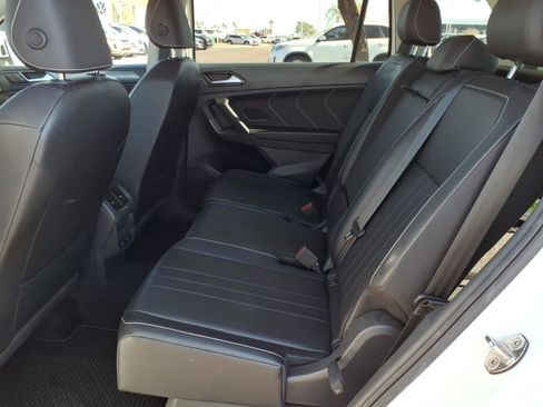 Certified 2022 Volkswagen Tiguan SE image 20
