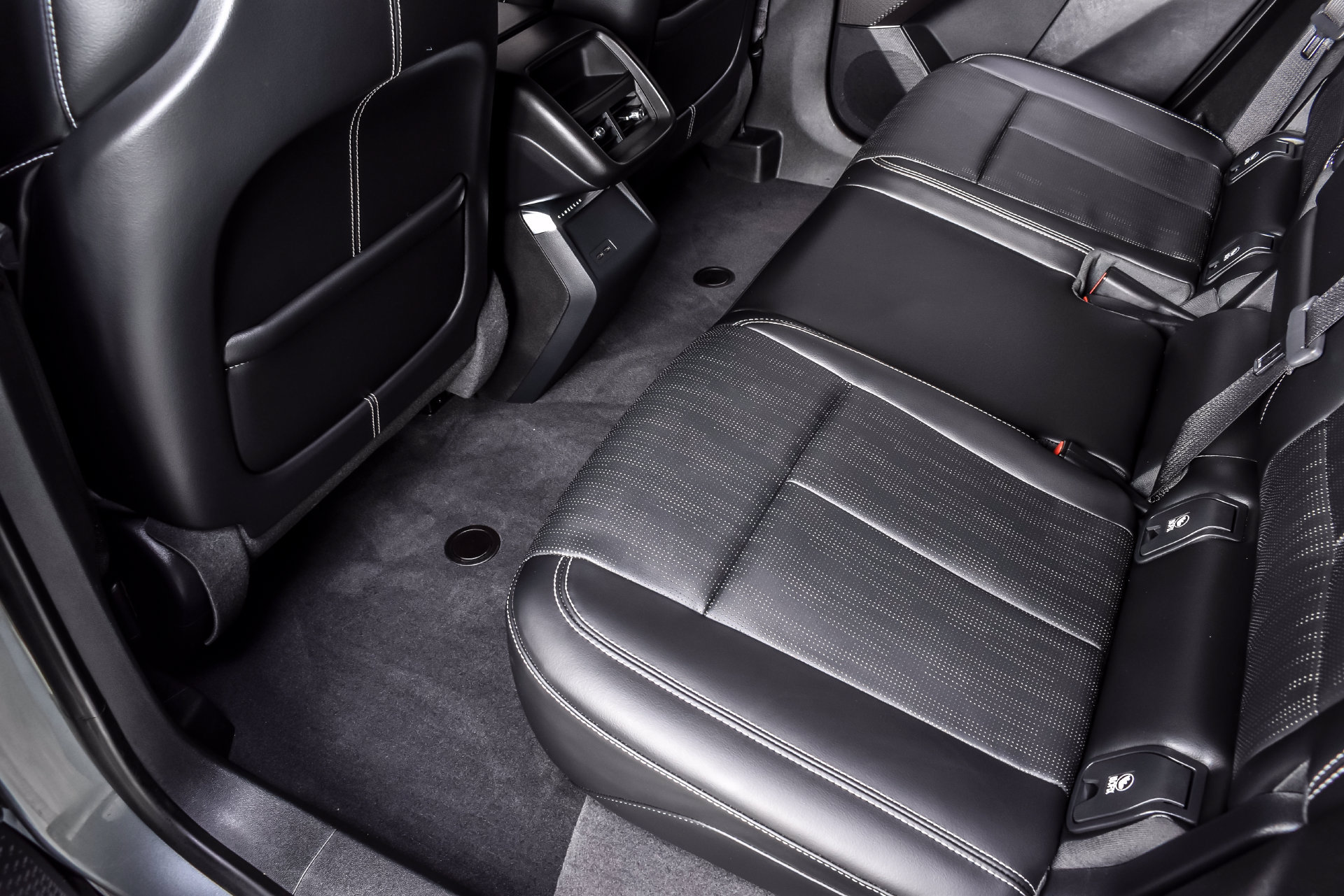 Used 2024 Cadillac Lyriq Luxury w/ LPO, Floor Liner Package AWD/4WD image 18