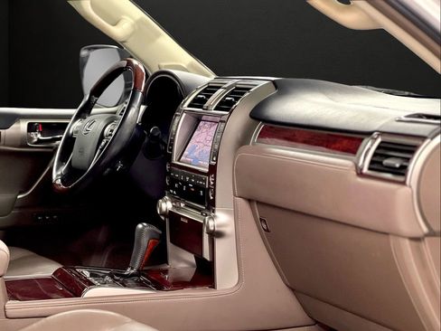 Used 2011 Lexus GX 460 w/ Comfort Plus Pkg image 20