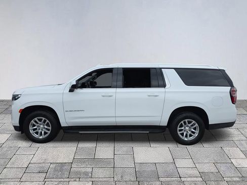Used 2021 Chevrolet Suburban LT RWD image 4