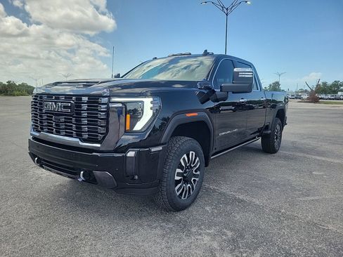 Used 2024 GMC Sierra 2500 Denali Ultimate AWD/4WD image 2