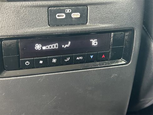 Used 2024 MAZDA CX-90 3.3 Turbo w/ Premium Package image 27